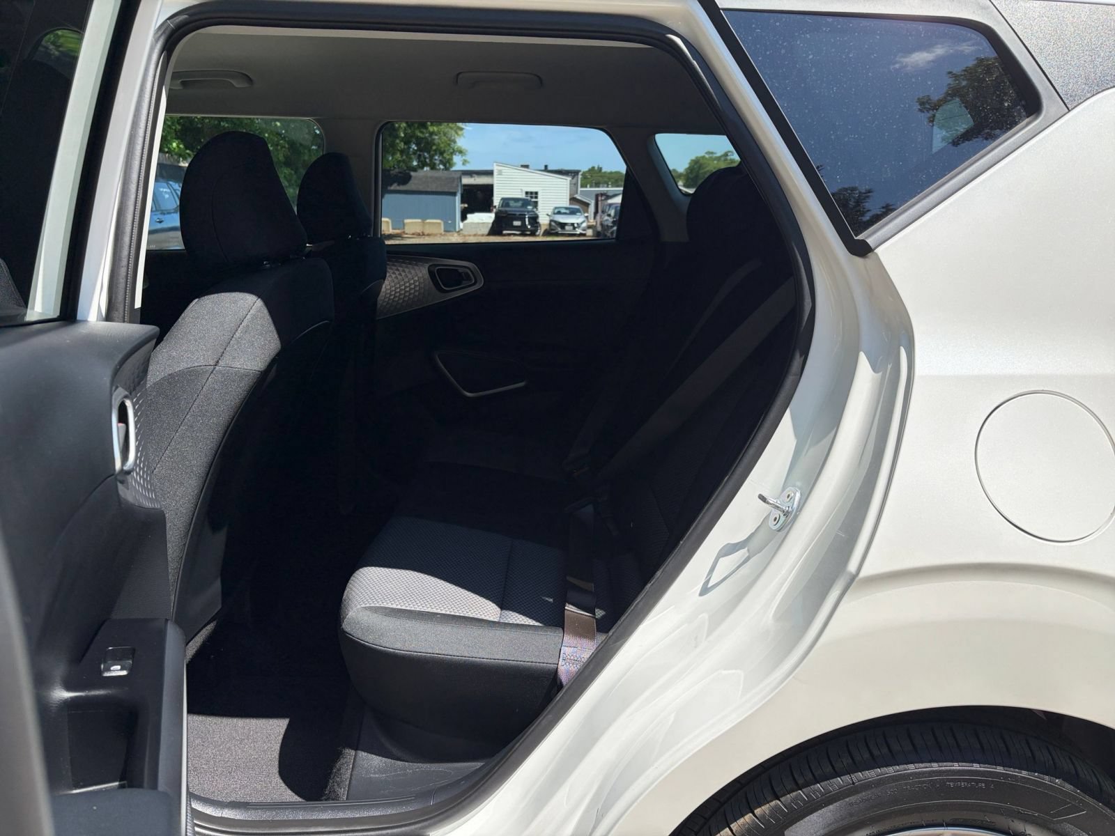 Used 2025 Kia Soul LX w/ LX Technology Package FWD image 23