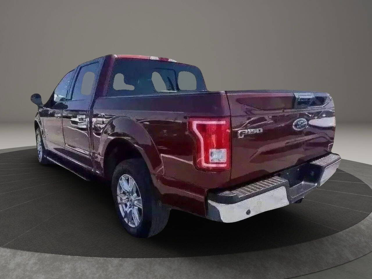 Used 2017 Ford F150 XLT w/ Equipment Group 302A Luxury image 3