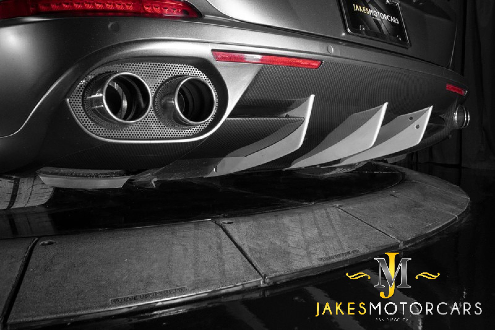 Used 2016 Ferrari California T RWD image 11