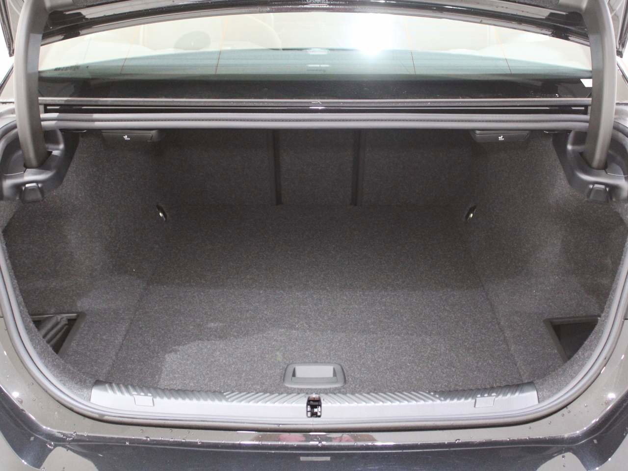 Used 2024 BMW i5 eDrive40i w/ Premium Package image 8