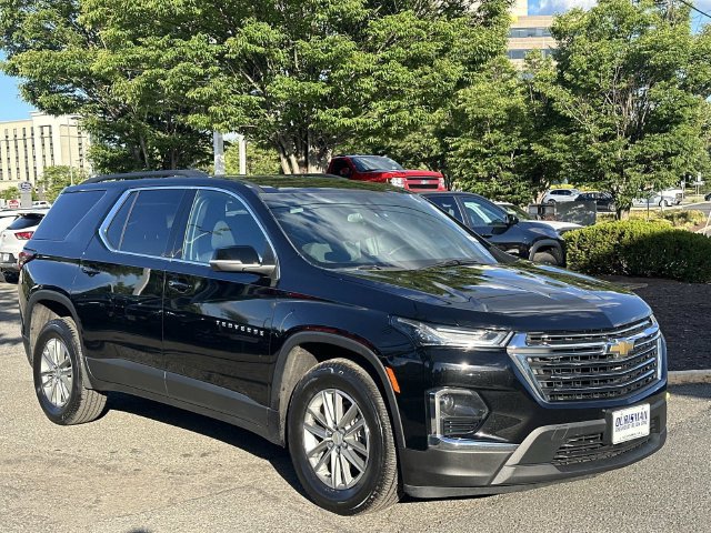 Used 2023 Chevrolet Traverse LT