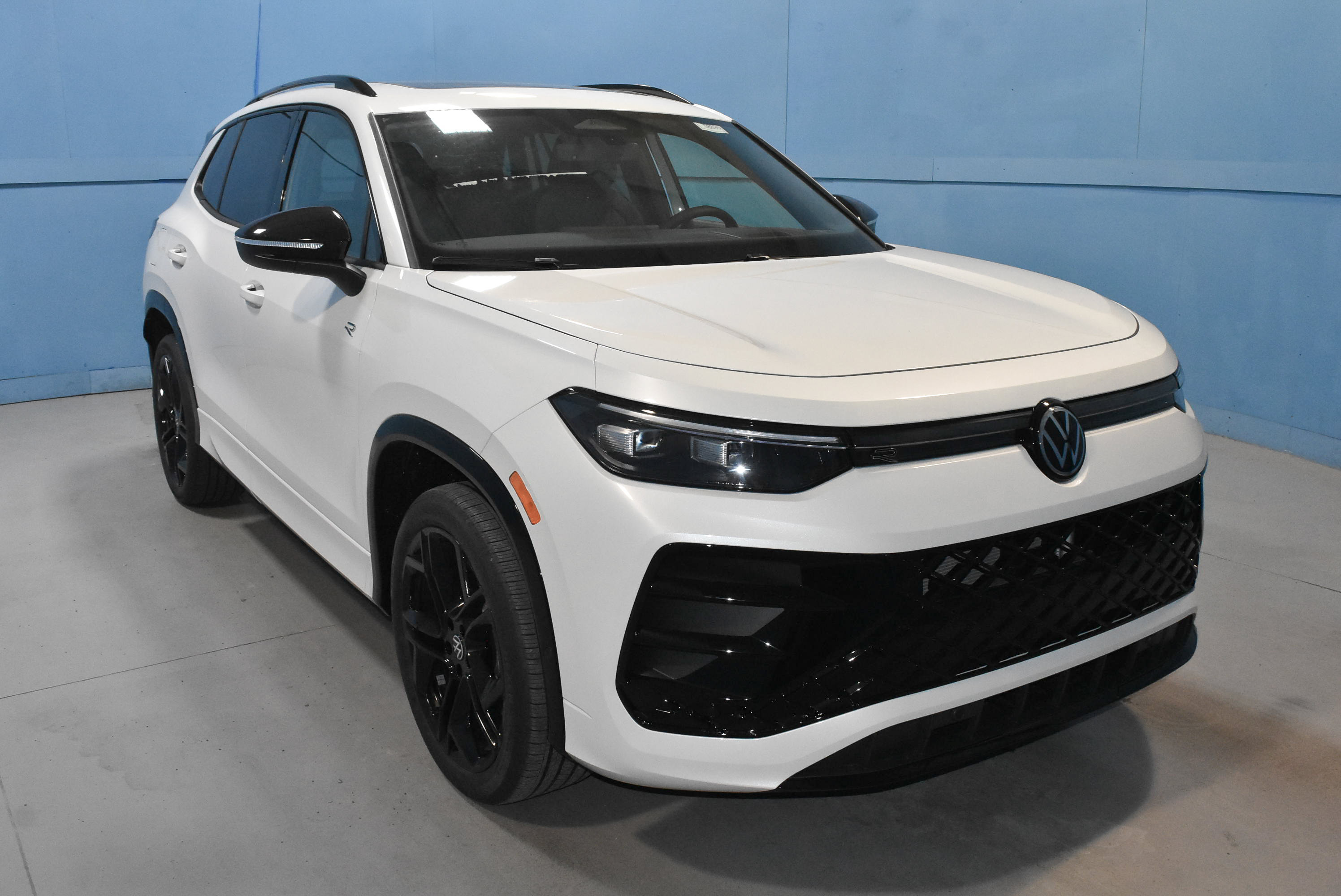 New 2026 Volkswagen Tiguan SE R-Line