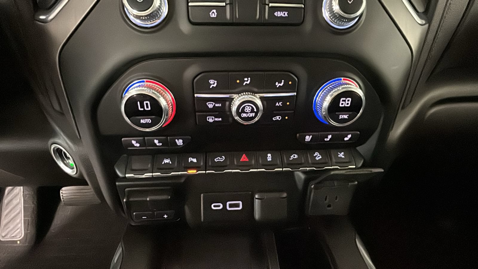Used 2022 GMC Sierra 1500 Denali w/ Denali Premium Package AWD/4WD image 27
