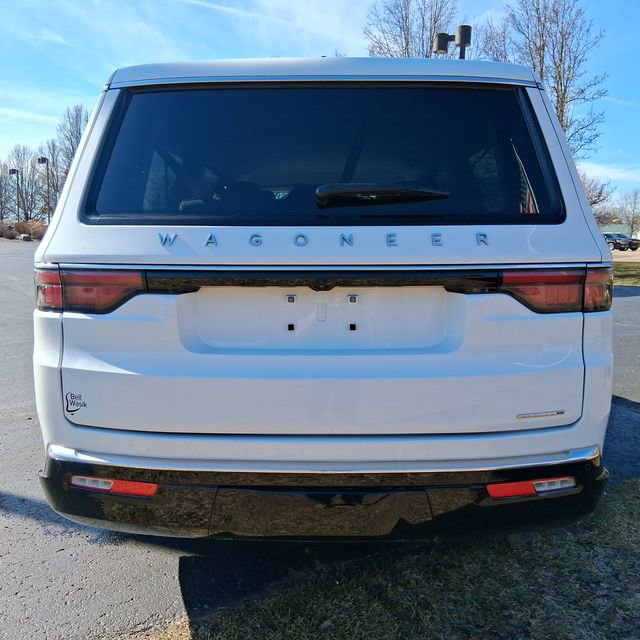 Used 2024 Jeep Wagoneer L Series III w/ Flexible Seating Group image 4