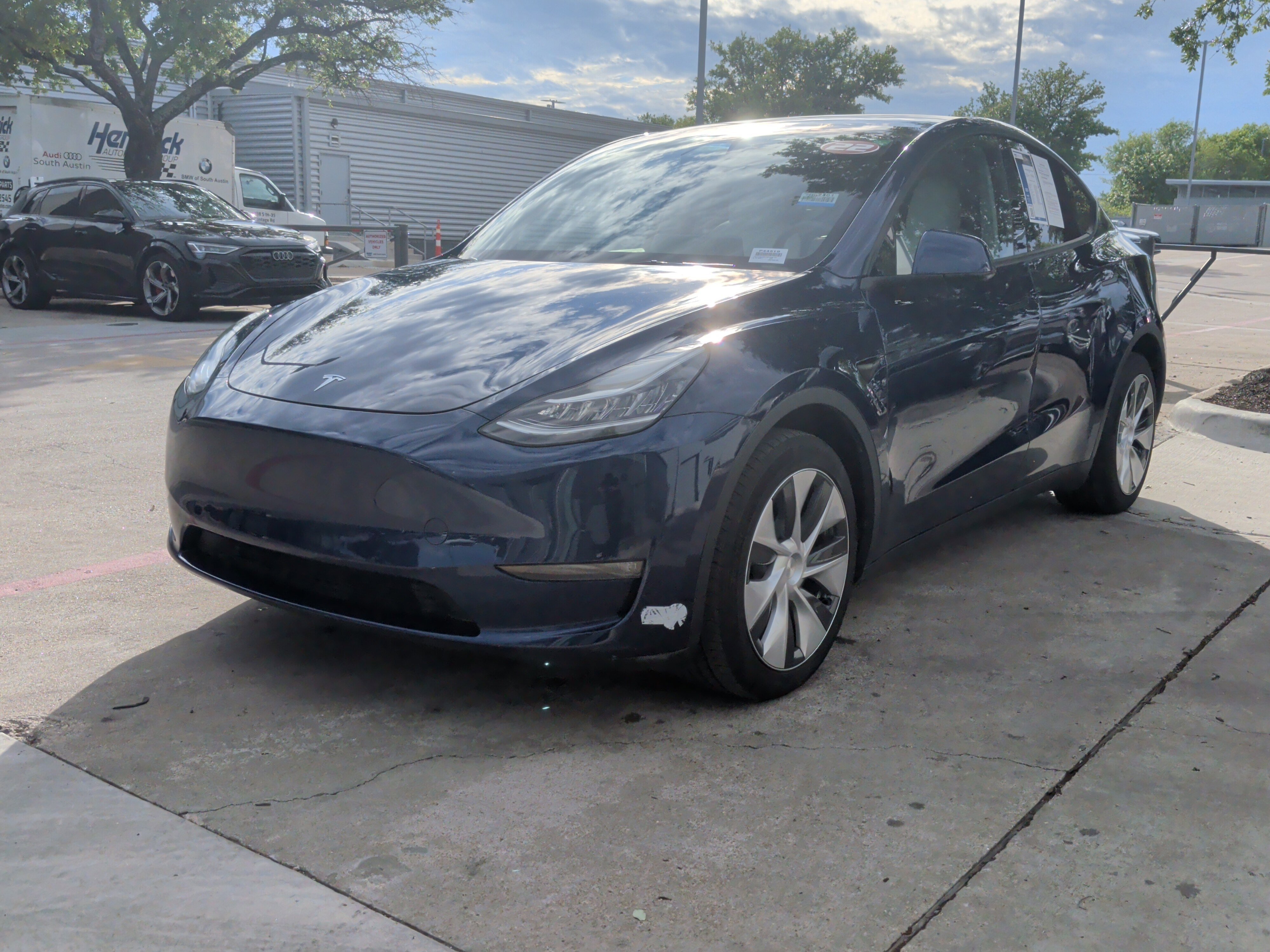 Used 2022 Tesla Model Y Long Range AWD/4WD image 5