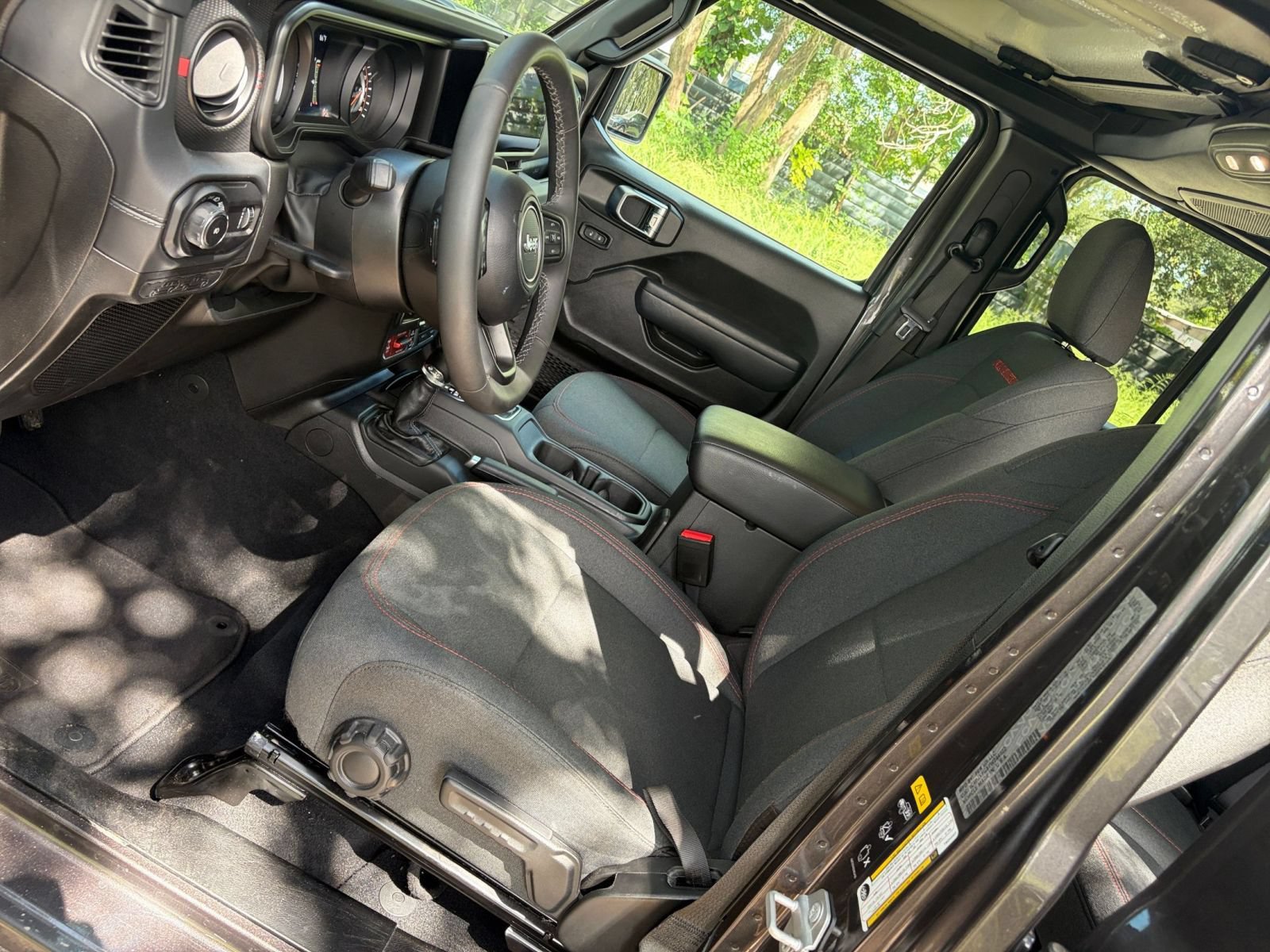 Used 2026 Jeep Wrangler Unlimited Rubicon AWD/4WD image 36