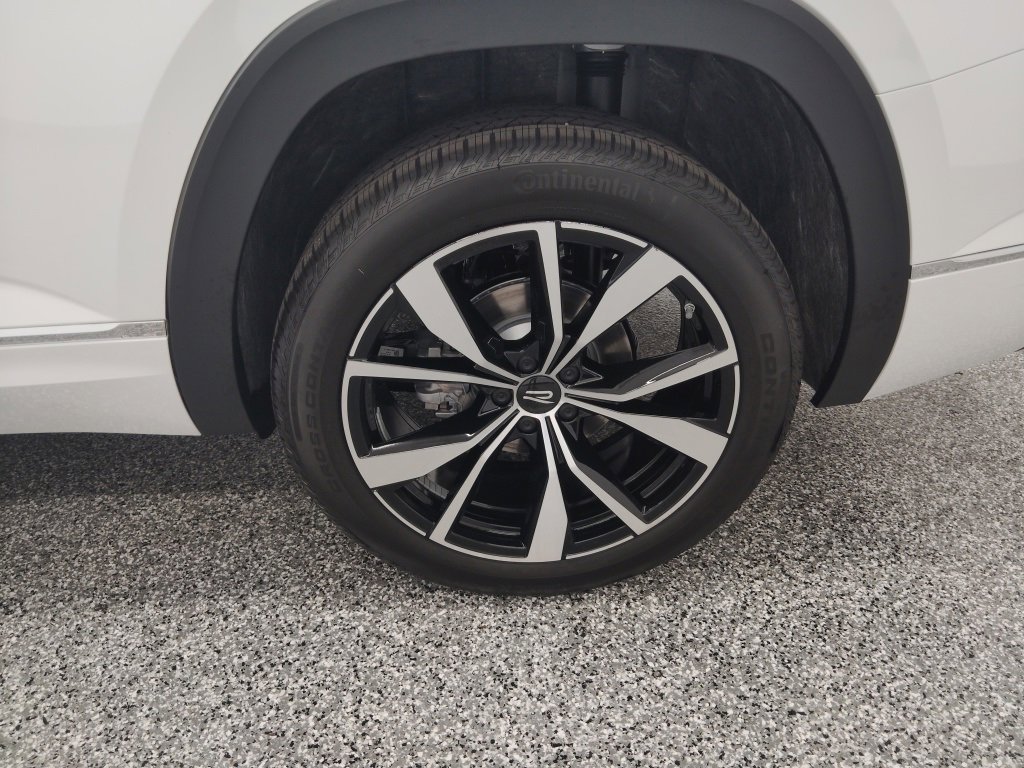 New 2026 Volkswagen Atlas SEL Premium R-Line image 28