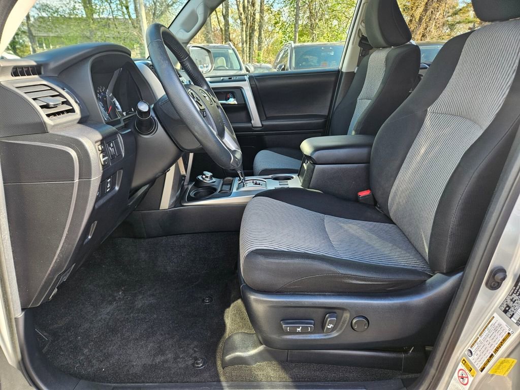 Used 2019 Toyota 4Runner SR5 AWD/4WD image 19
