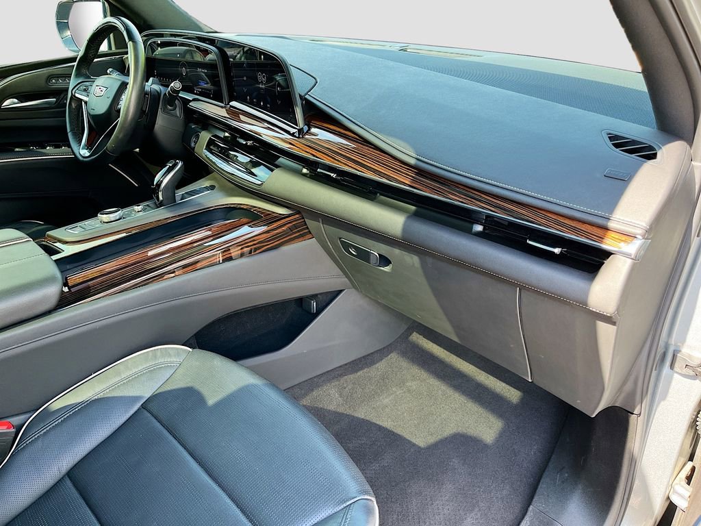 Used 2024 Cadillac Escalade Premium Luxury RWD image 39