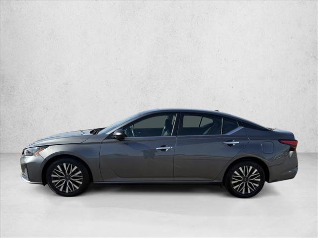 Used 2024 Nissan Altima 2.5 SV image 9