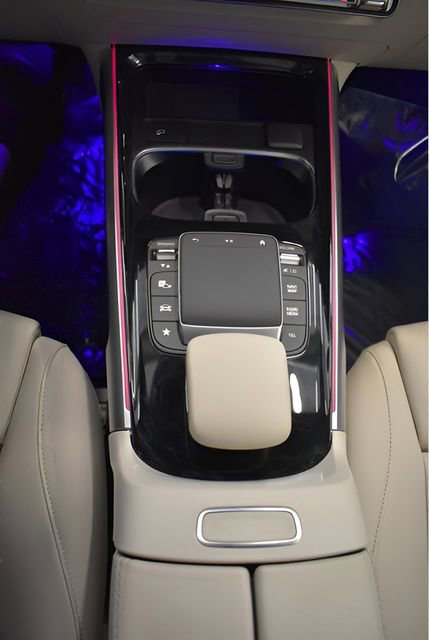 Used 2023 Mercedes-Benz GLB 250 4MATIC image 29