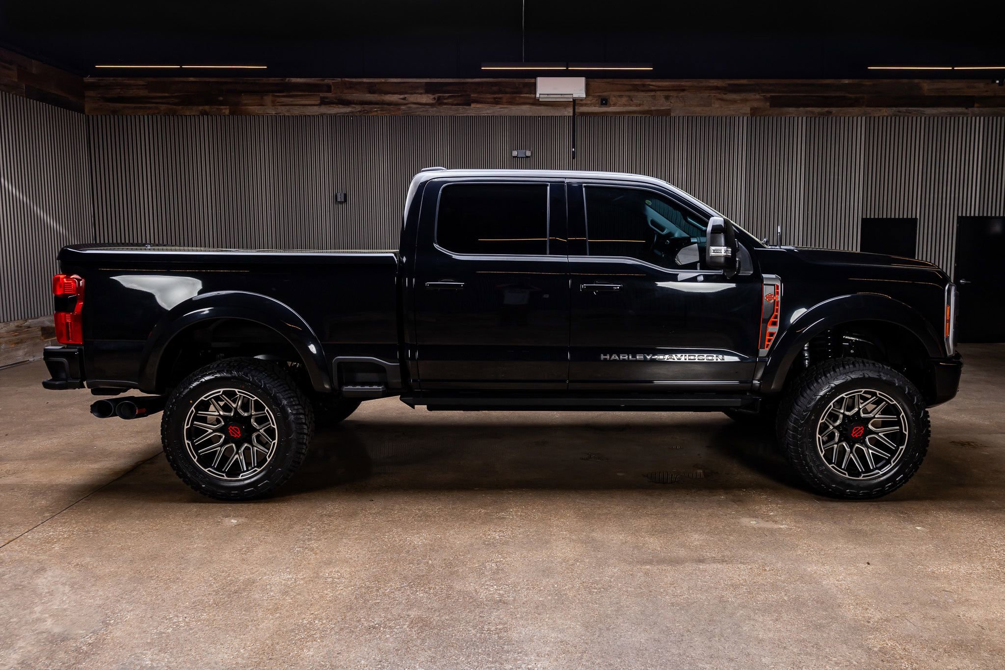 Used 2023 Ford F250 Lariat w/ Lariat Ultimate Package image 10