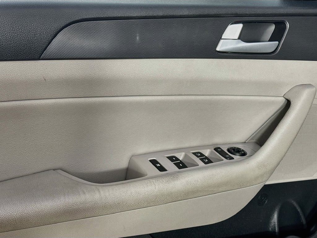 Used 2015 Hyundai Sonata Sport w/ Option Group 04 FWD image 22