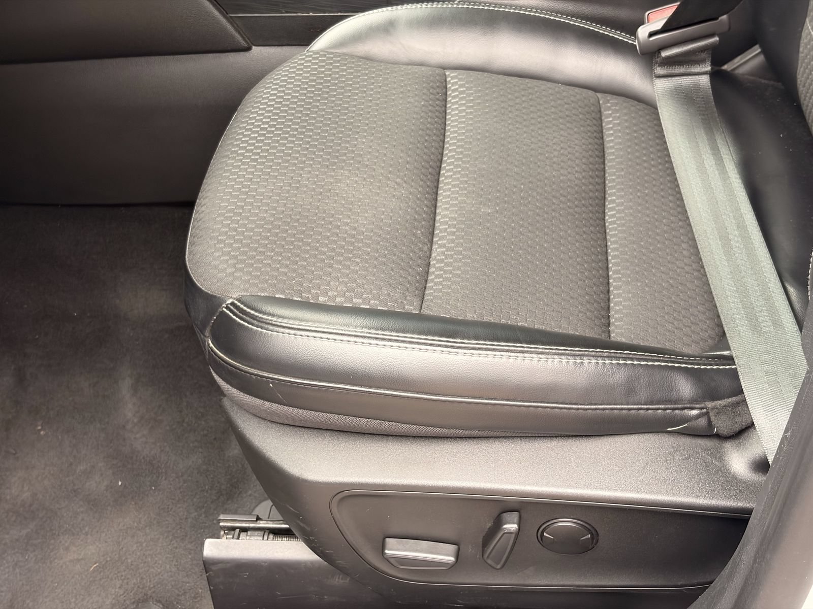 Used 2023 Ford Escape SE FWD image 23