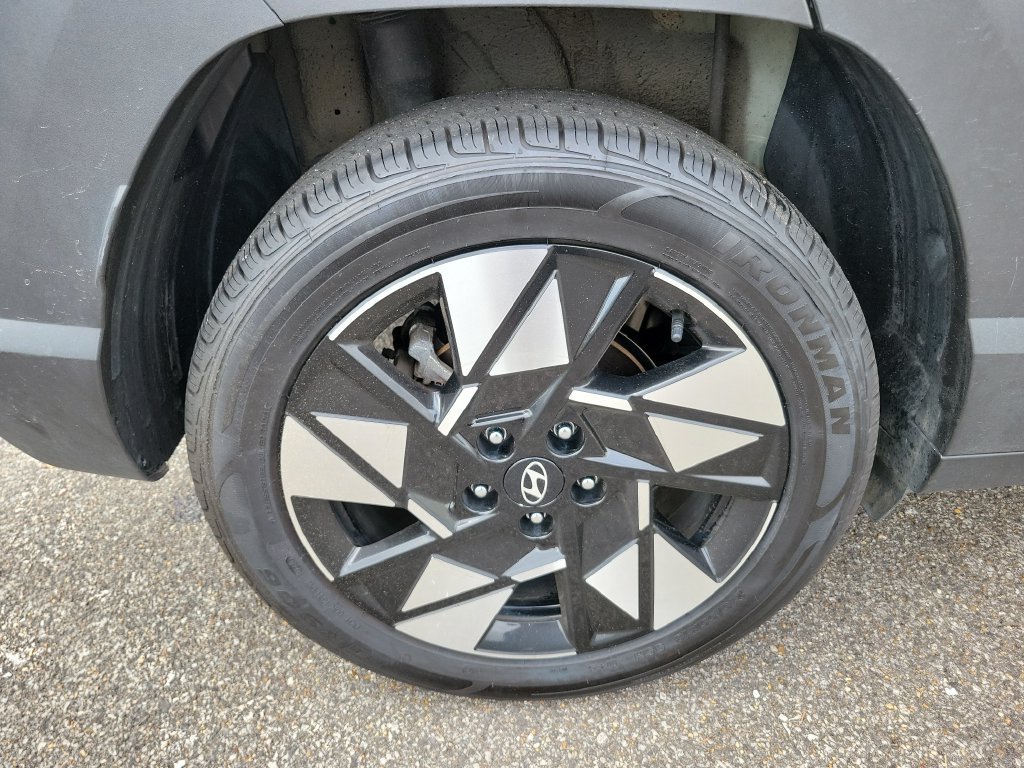 Used 2025 Hyundai Kona SEL FWD image 12