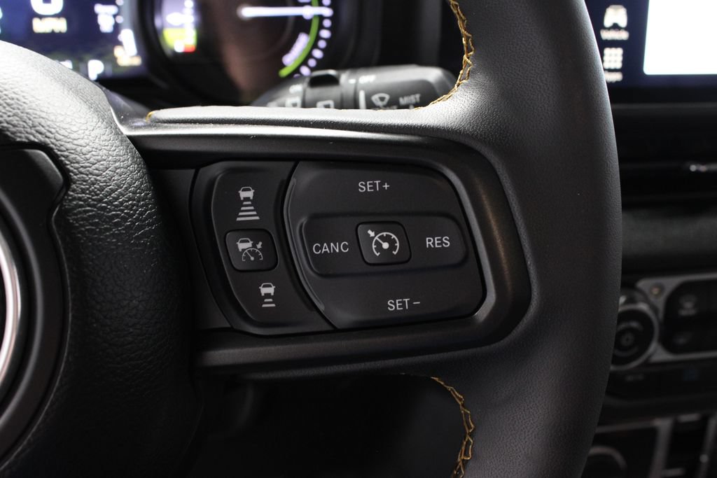 Used 2024 Jeep Wrangler Unlimited AWD/4WD image 28