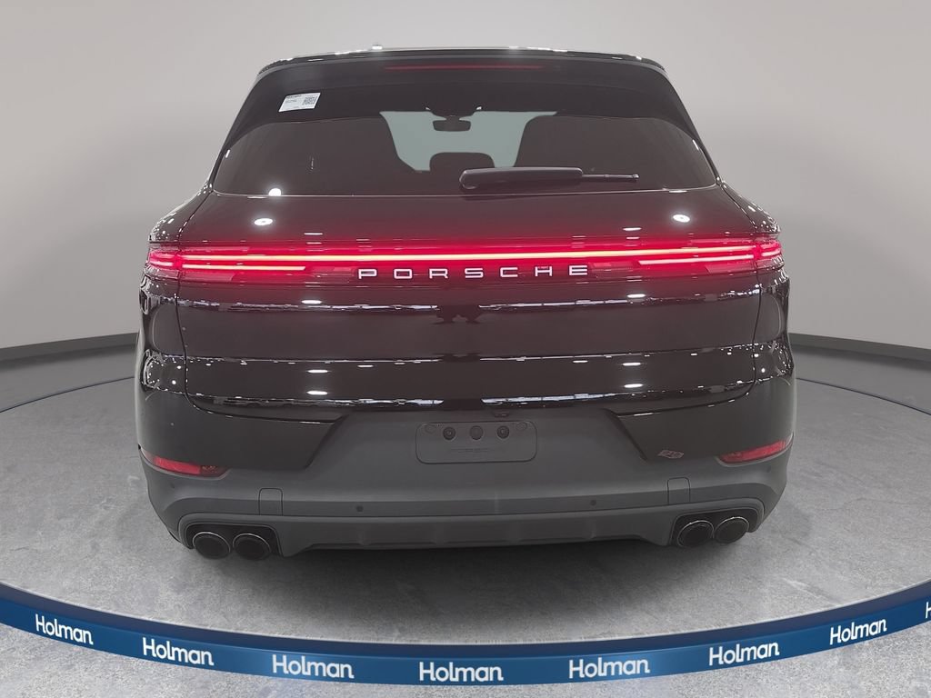Used 2024 Porsche Cayenne AWD/4WD image 7