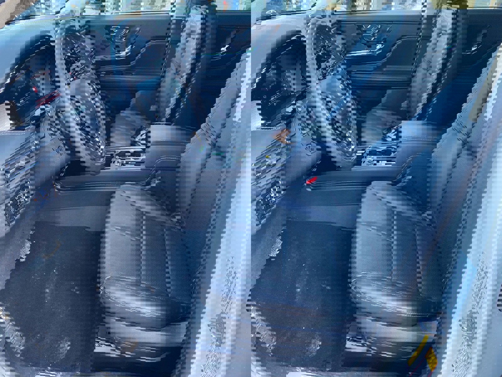 Used 2025 Lincoln Corsair Reserve image 9