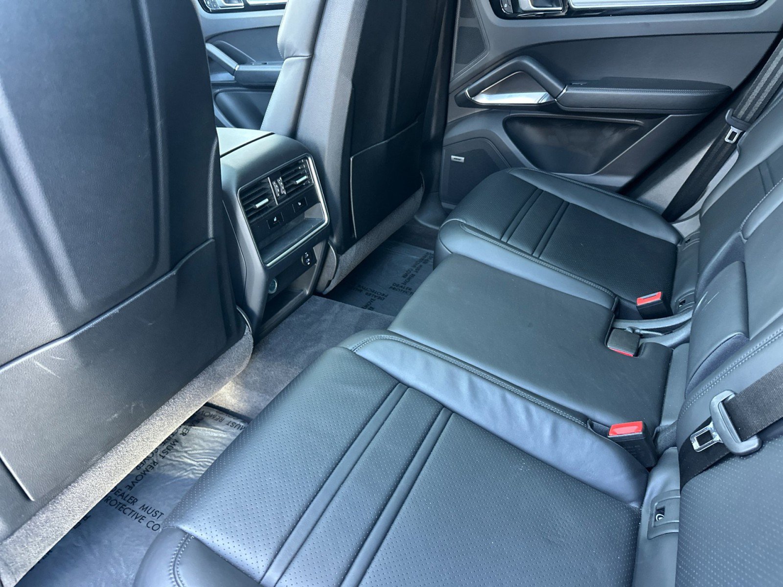 Used 2022 Porsche Cayenne Turbo w/ Assistance Package AWD/4WD image 13