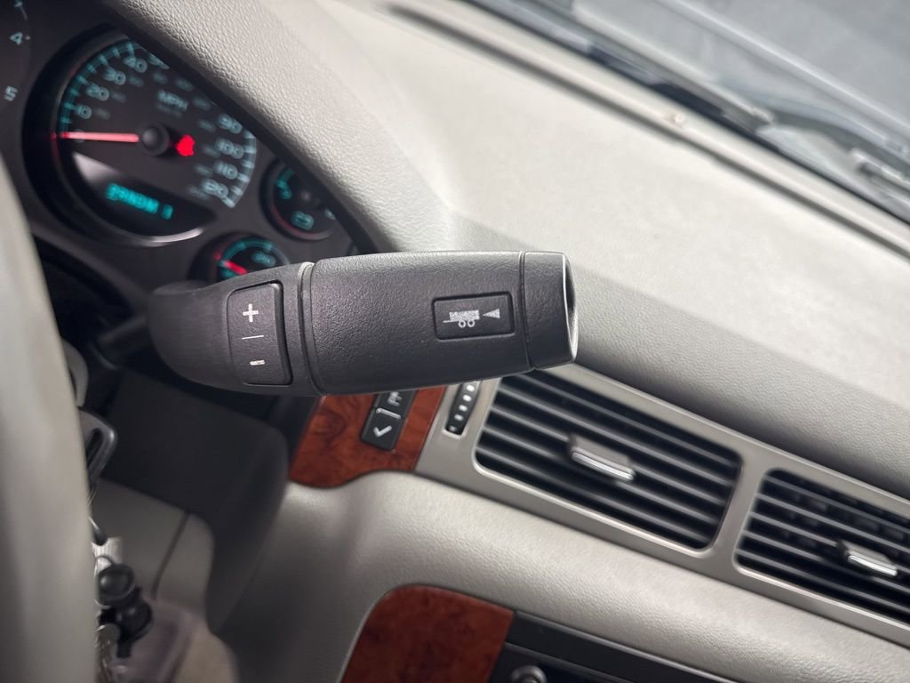 Used 2011 Chevrolet Silverado 2500 LTZ AWD/4WD image 21