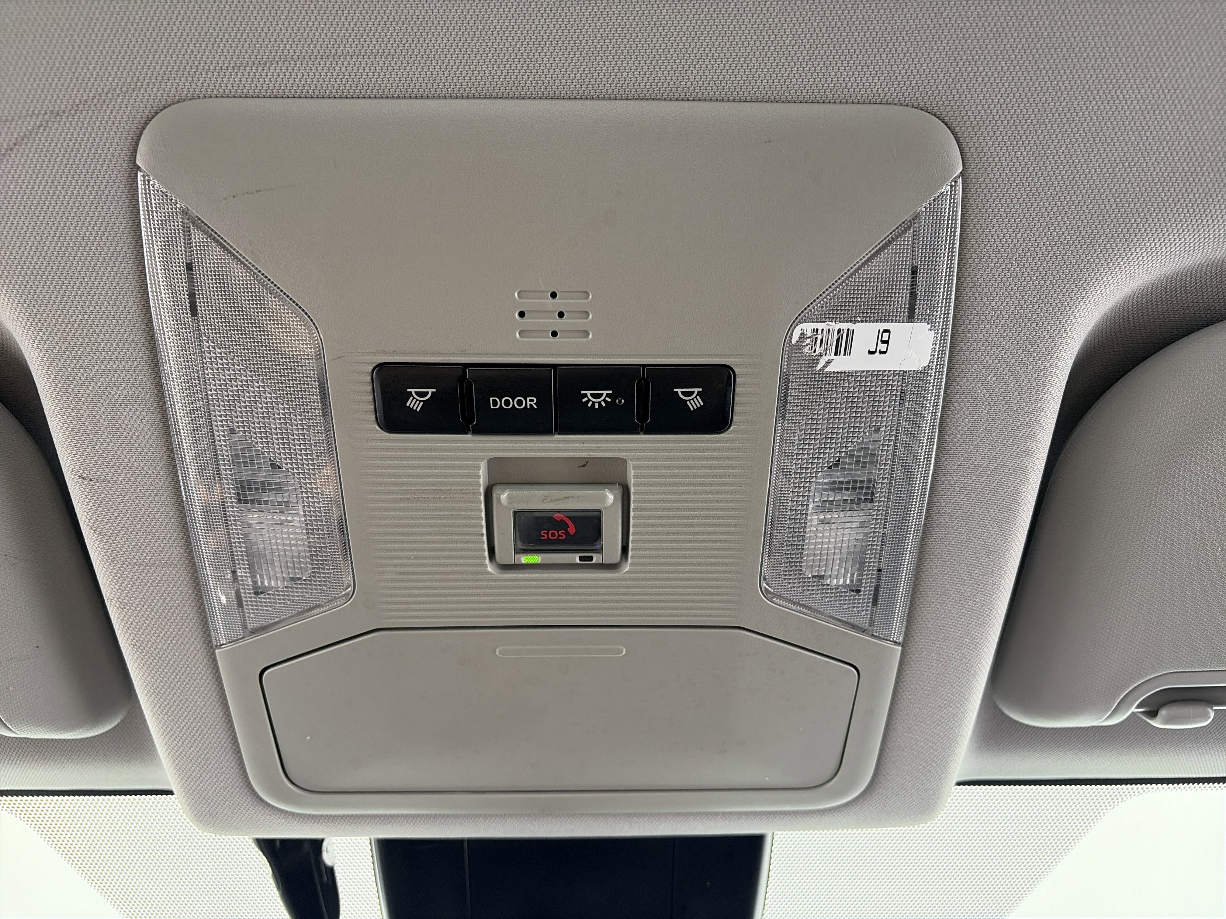 Used 2021 Toyota RAV4 LE AWD/4WD image 29
