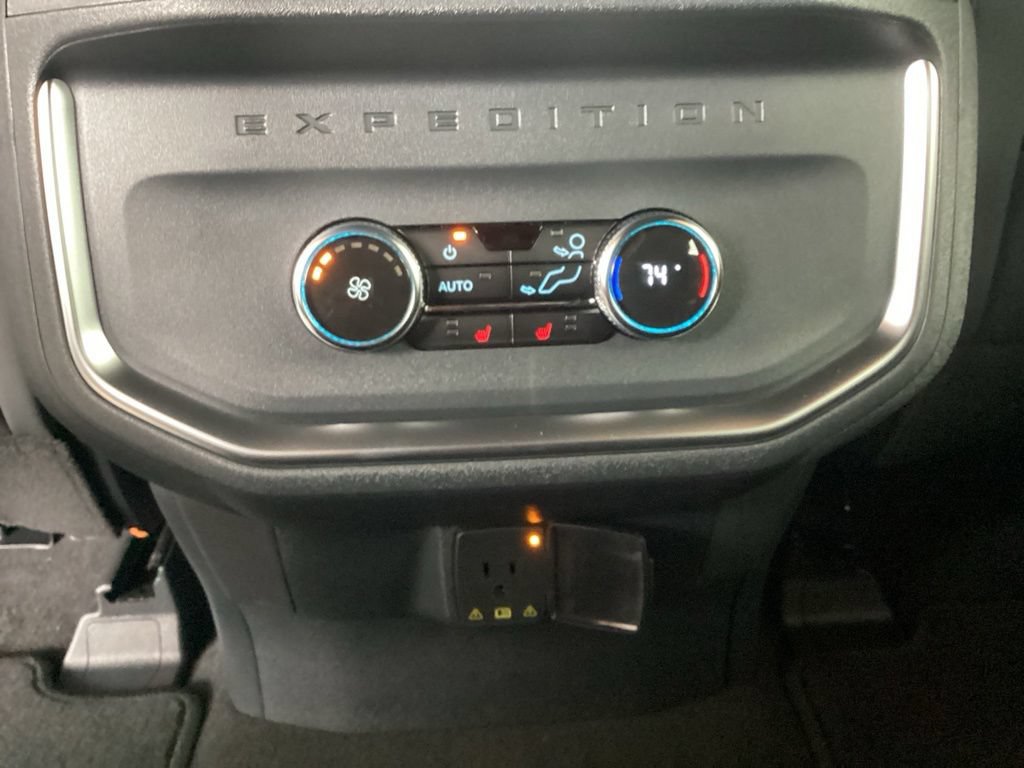 New 2026 Ford Expedition Platinum w/ Stealth Appearance Package AWD/4WD image 59