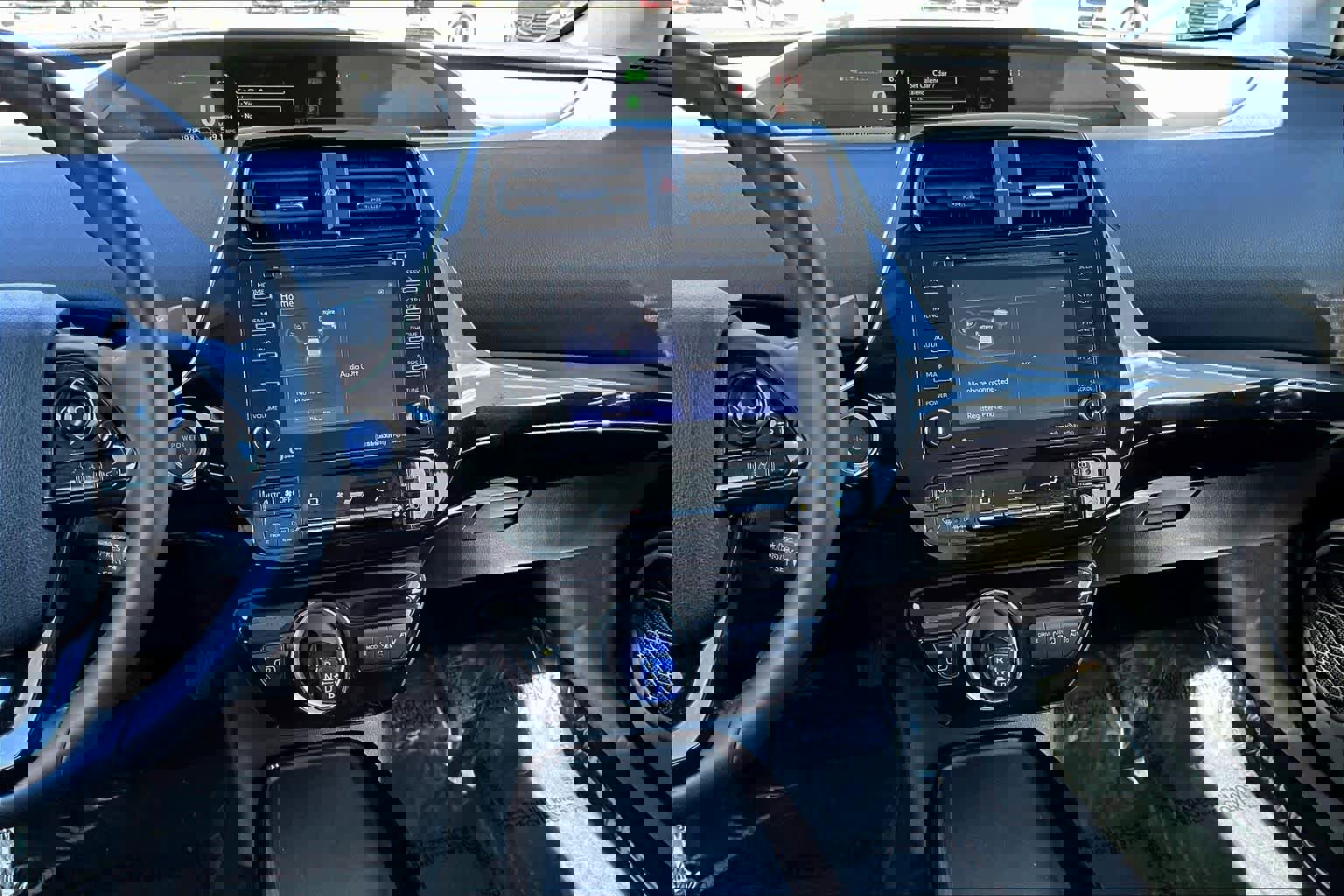 Used 2020 Toyota Prius Prime LE image 7