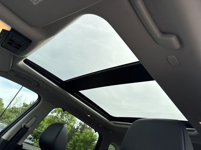 Used 2023 Nissan Rogue SV w/ SV Premium B Package FWD image 33