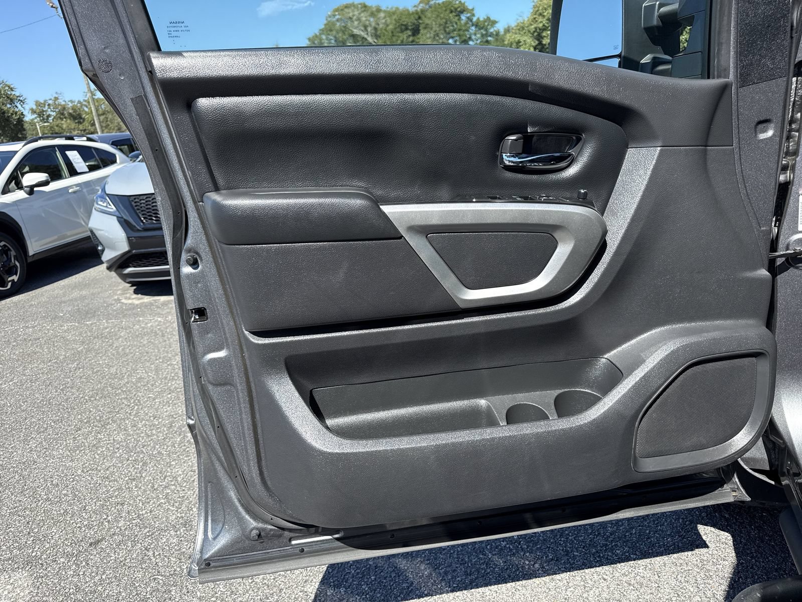 Used 2024 Nissan Titan SV w/ SV Convenience Package AWD/4WD image 13