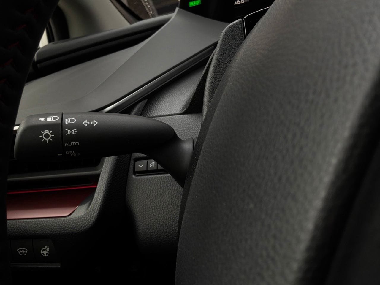 New 2026 Toyota Prius Plug-In Hybrid FWD image 33