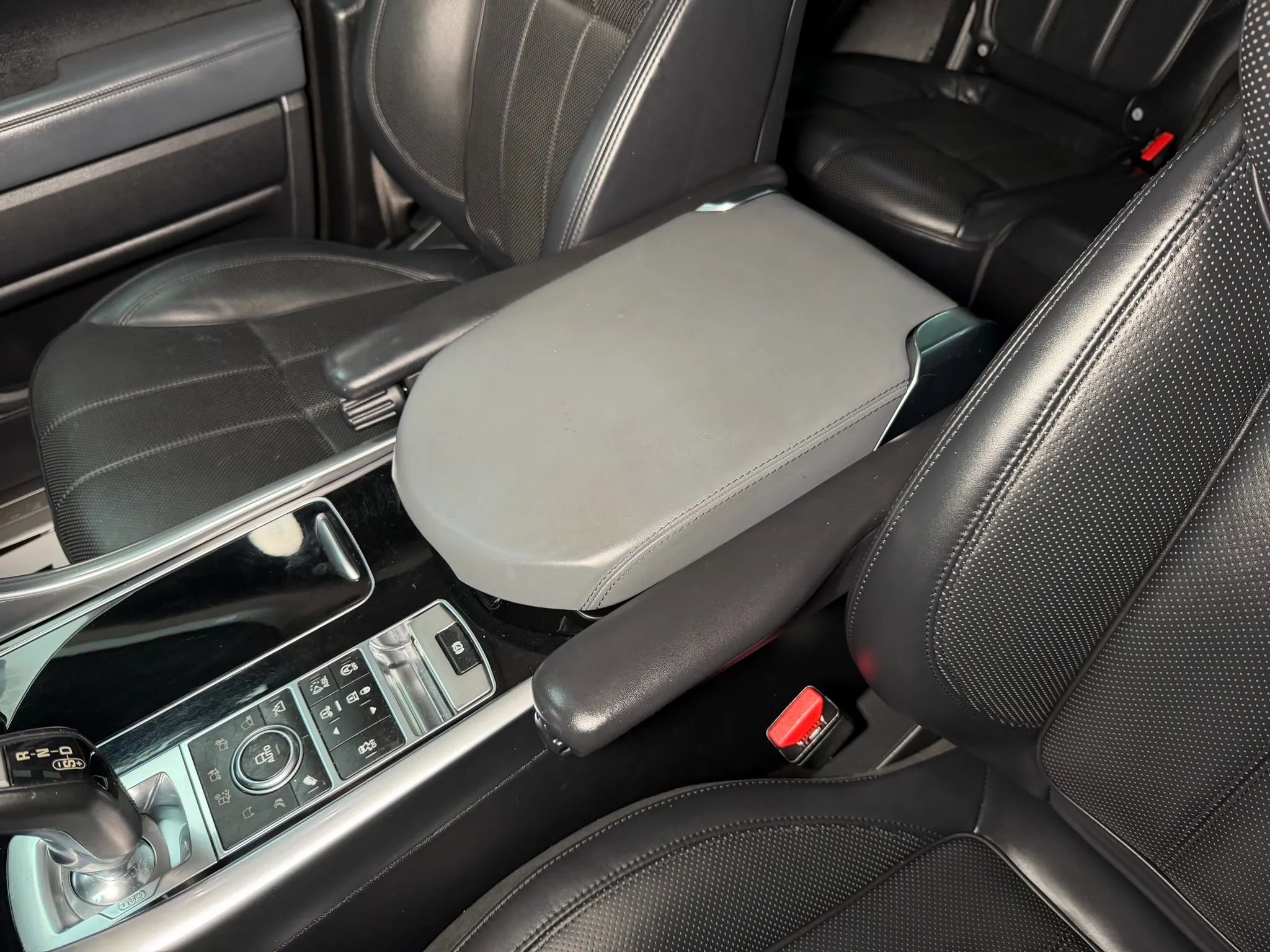 Used 2014 Land Rover Range Rover Sport Supercharged image 40