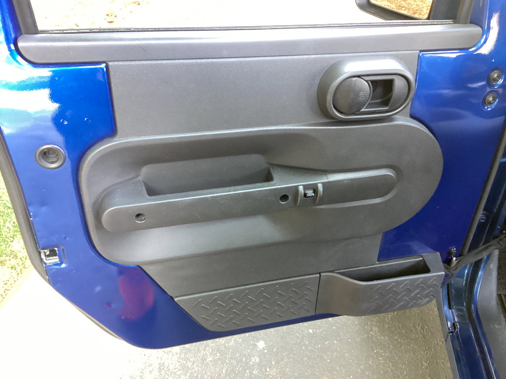 Used 2010 Jeep Wrangler Unlimited Sport AWD/4WD image 19