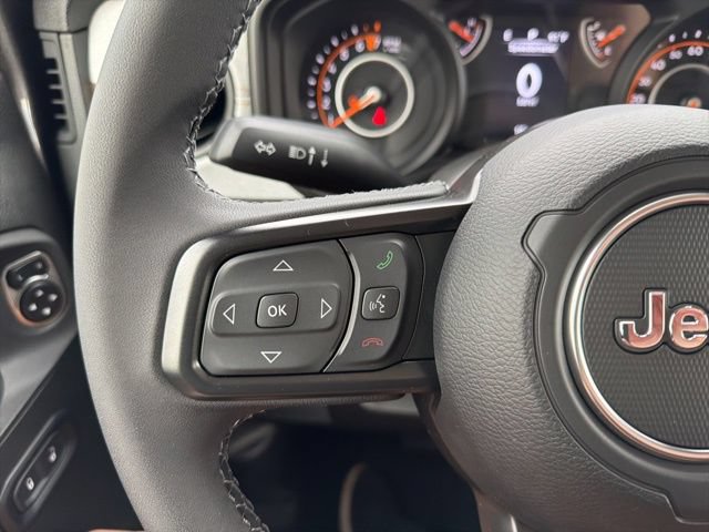 Used 2025 Jeep Gladiator Sport AWD/4WD image 12