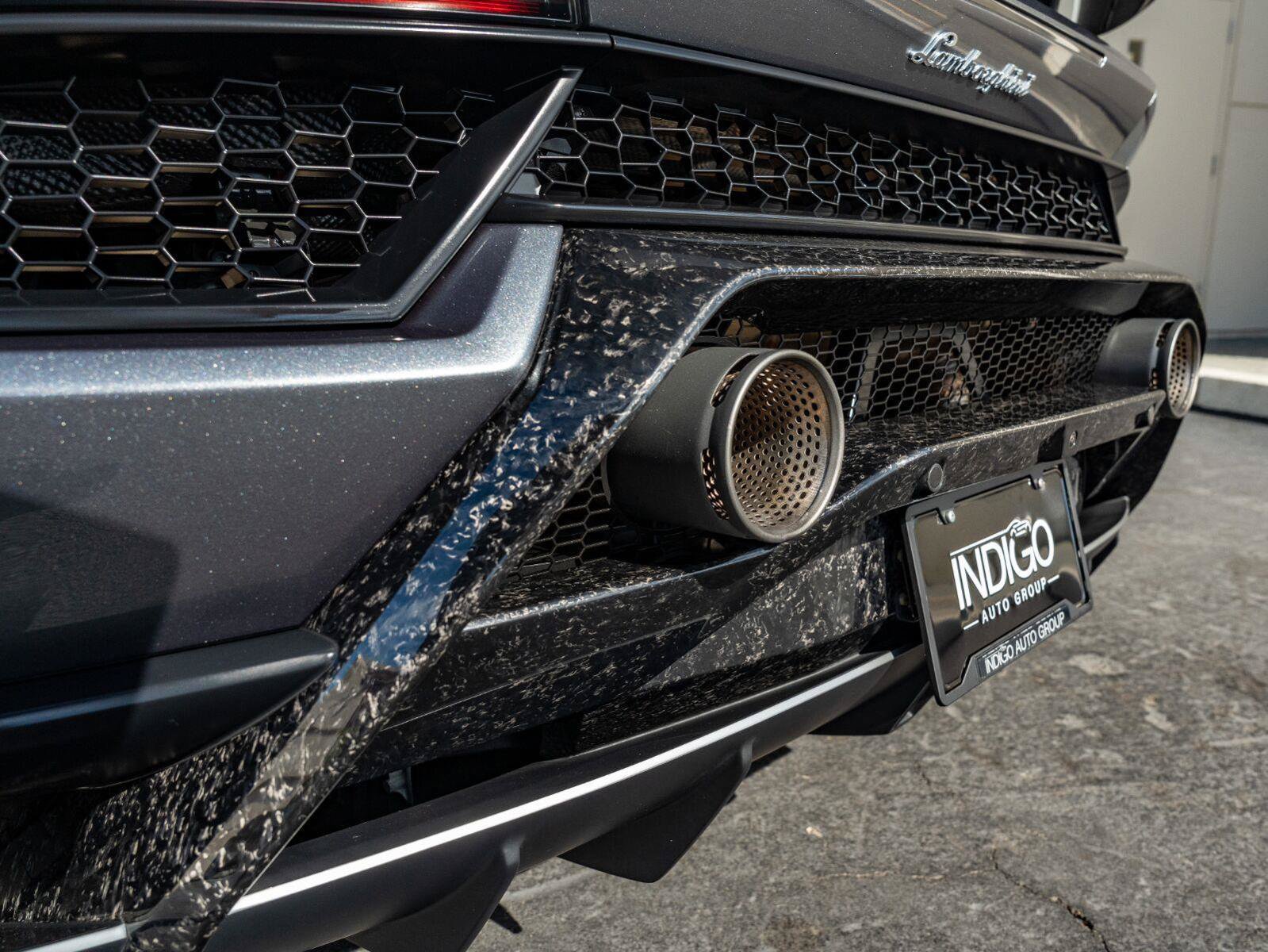 Used 2018 Lamborghini Huracan Performante AWD/4WD image 34