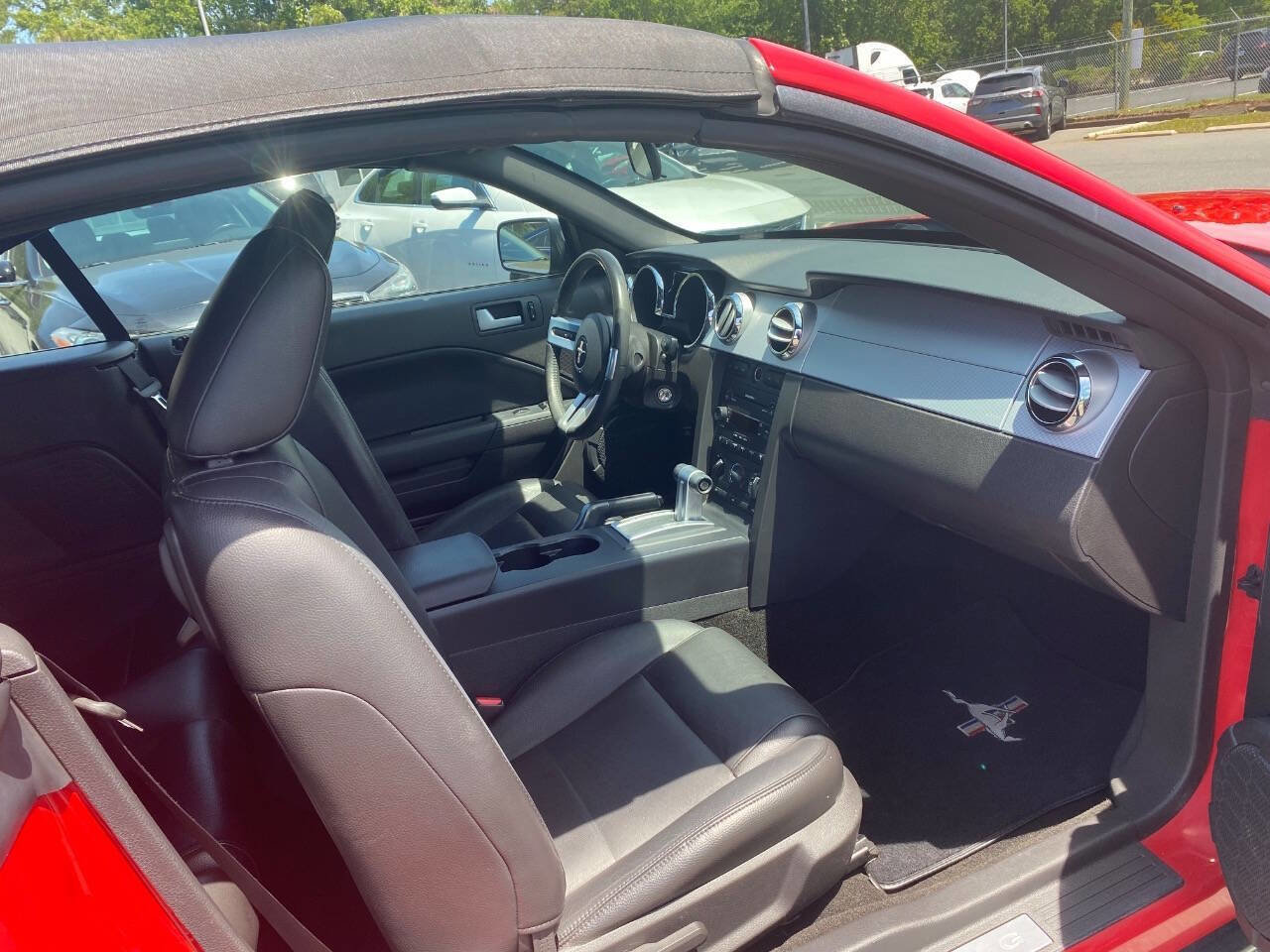 Used 2005 Ford Mustang Convertible RWD image 11