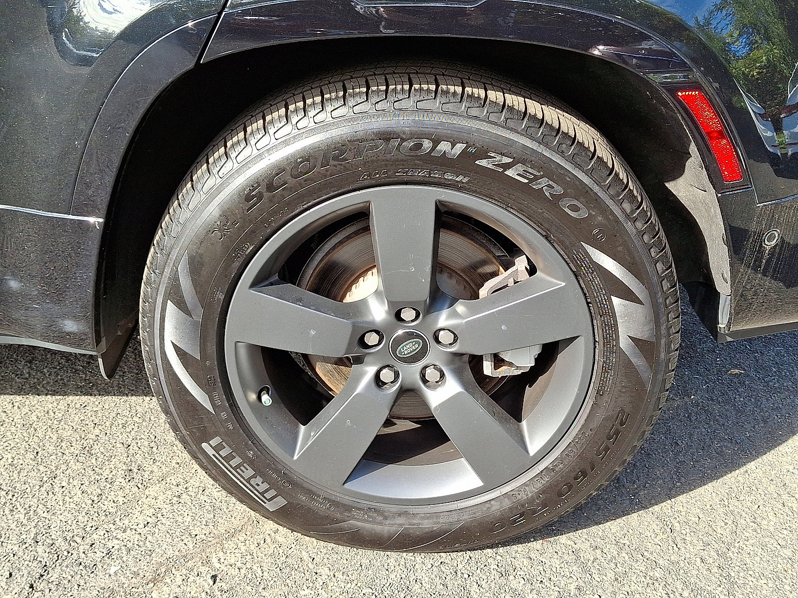 Used 2023 Land Rover Defender 130 X-Dynamic SE image 10