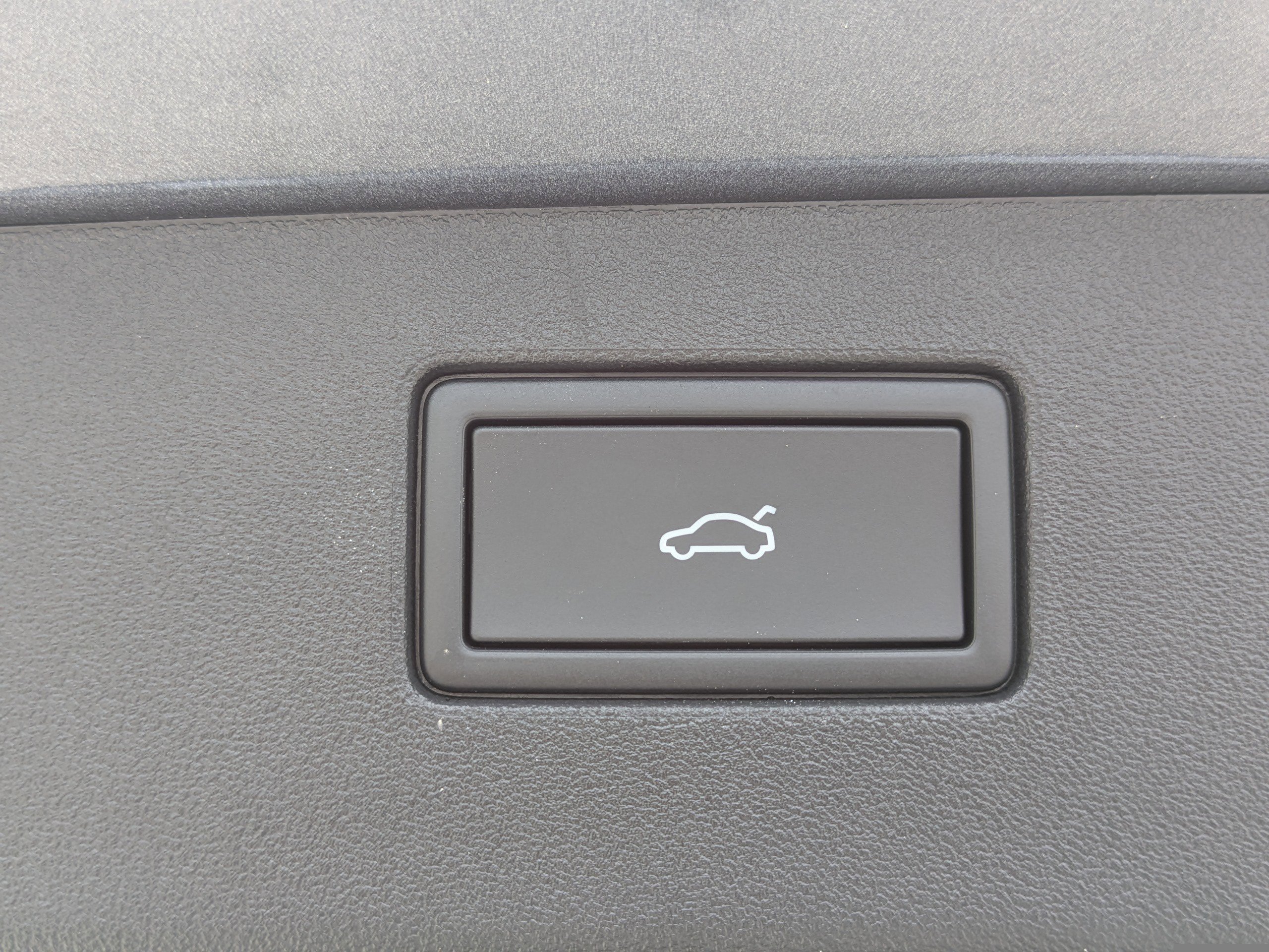 Used 2025 Volkswagen Tiguan SE image 14