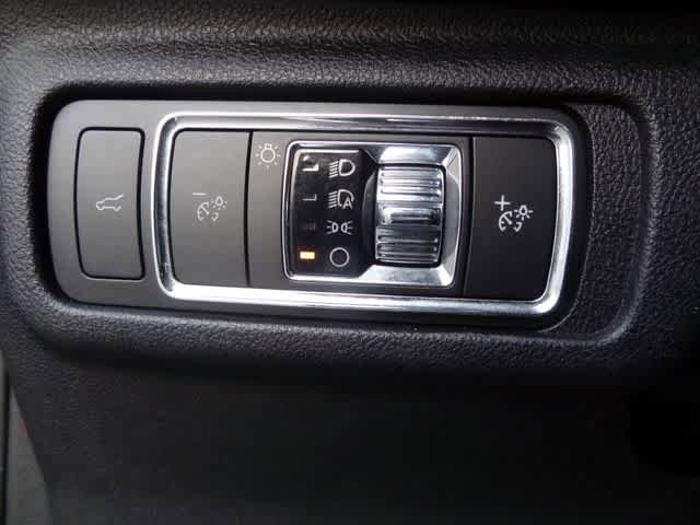 Used 2021 Lincoln Corsair AWD w/ Premium Package image 19
