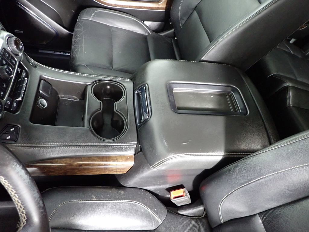 Used 2019 Chevrolet Suburban LT AWD/4WD image 32