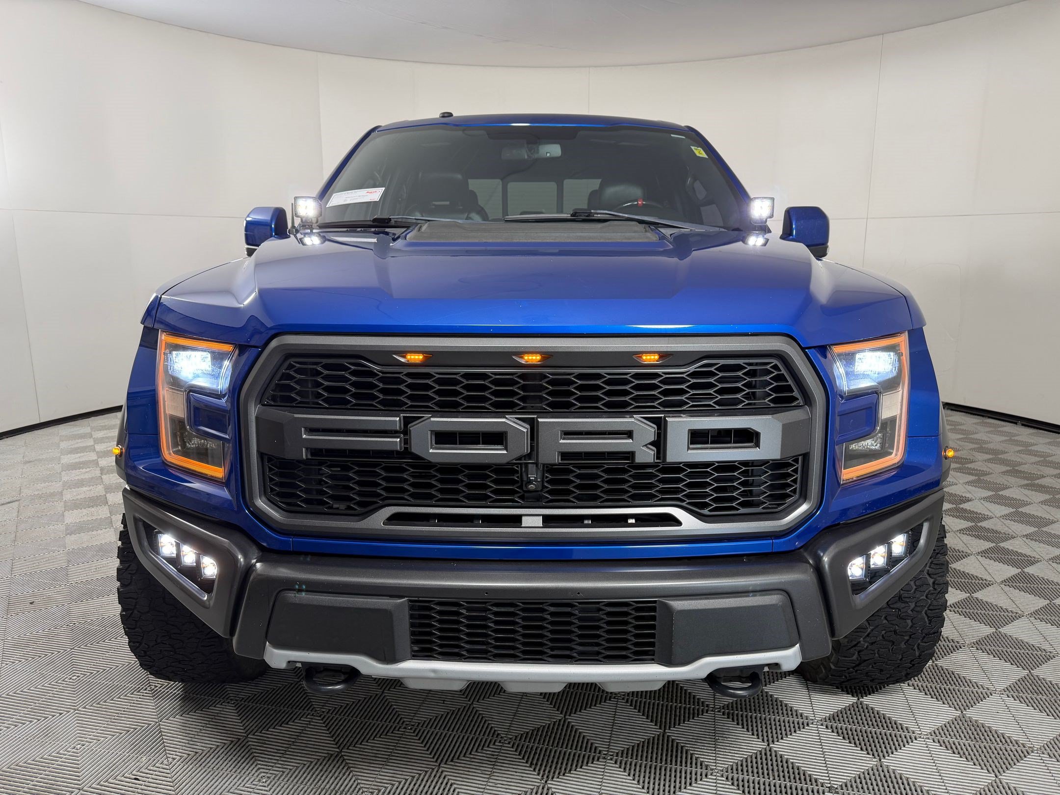 Used 2018 Ford F150 Raptor w/ Equipment Group 802A Luxury AWD/4WD image 5