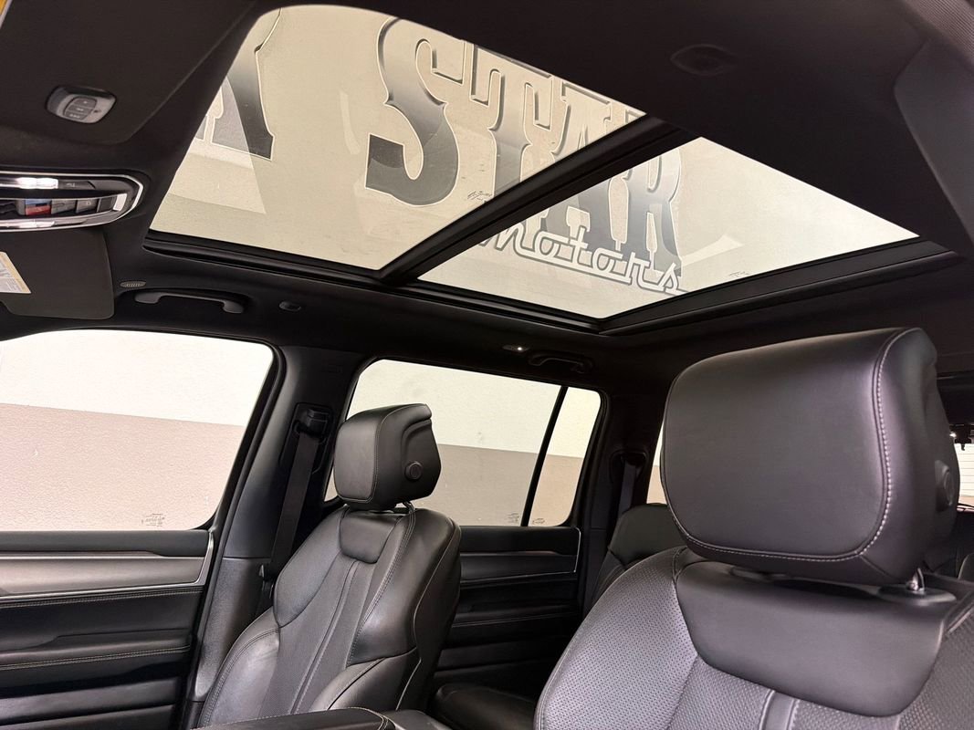 Used 2023 Jeep Wagoneer Series II RWD image 15