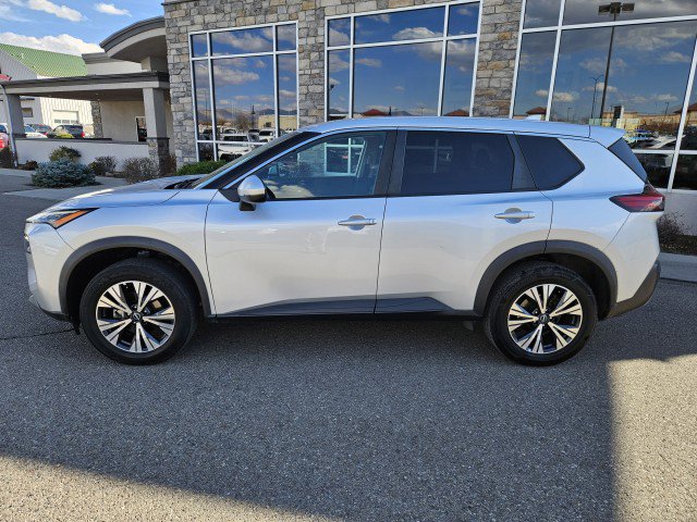 Used 2022 Nissan Rogue SV AWD/4WD image 2