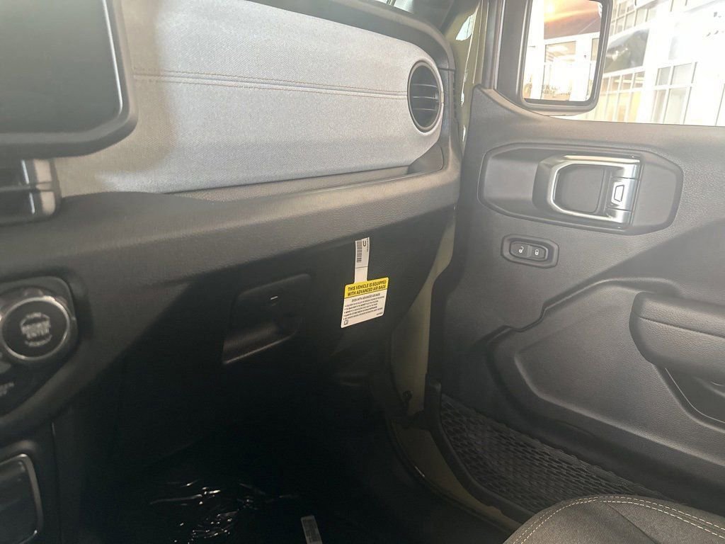 New 2025 Jeep Gladiator Sport image 30