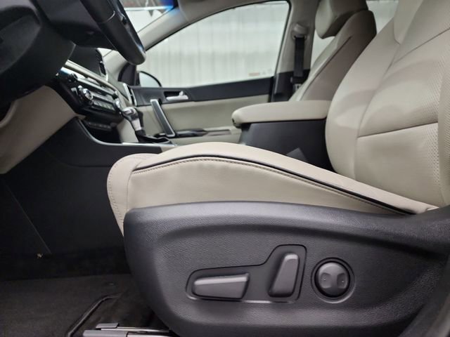 Used 2022 Kia Sportage EX w/ EX Technology Package image 15