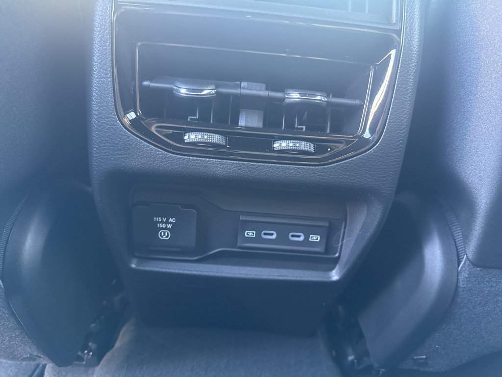 New 2026 Jeep Grand Cherokee Altitude AWD/4WD image 37