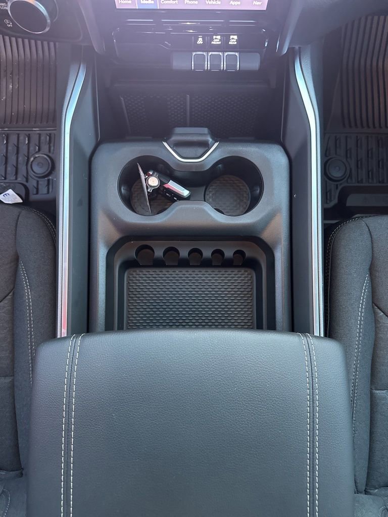 New 2026 RAM 1500 4x4 Crew Cab image 27