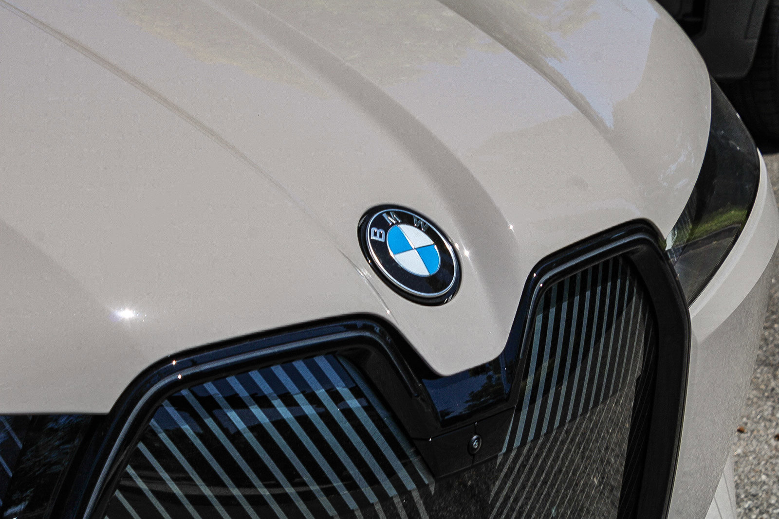 New 2026 BMW iX xDrive45 AWD/4WD image 9