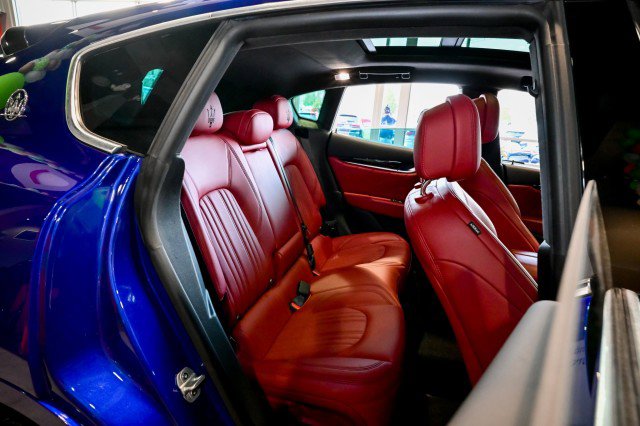 Used 2020 Maserati Levante AWD/4WD image 24