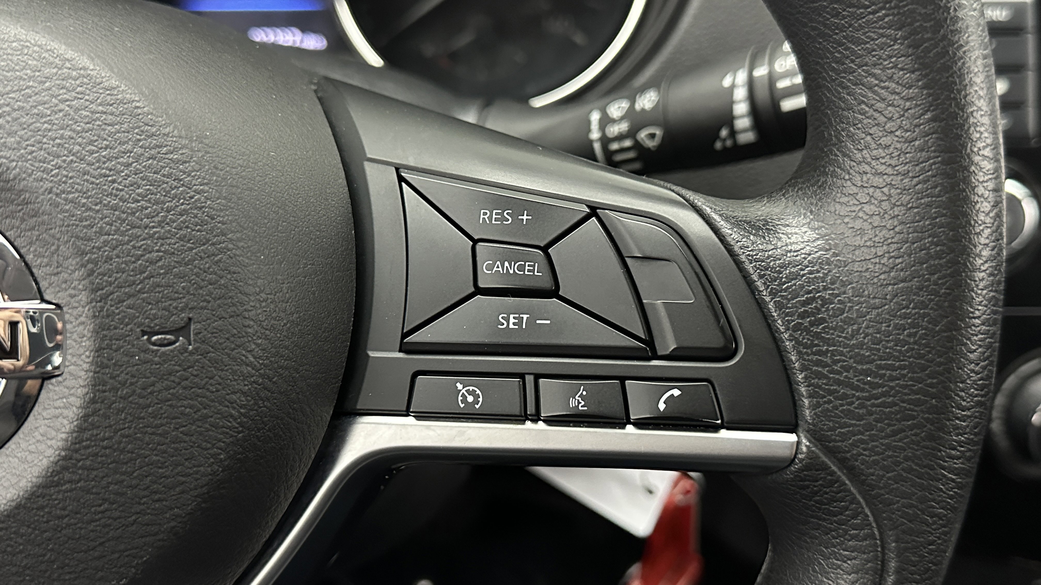 Used 2020 Nissan Rogue Sport S image 14