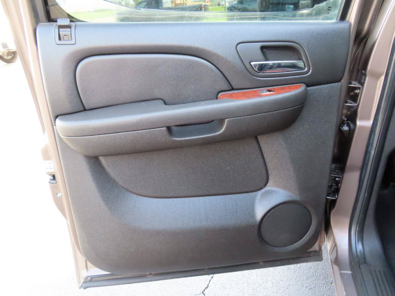 Used 2008 Chevrolet Silverado 2500 LTZ w/ Safety Package AWD/4WD image 42
